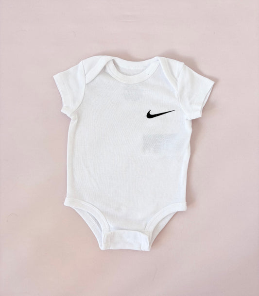 Cache-couche Nike, 3 mois