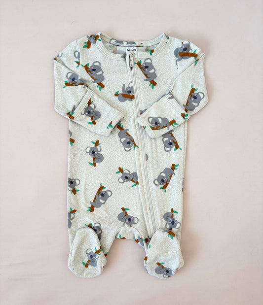 Pyjama George, 0 mois